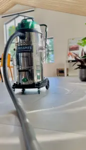 Professionele schoonmaakapparatuur voor kantoorschoonmaak