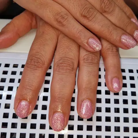 Nails by Roos