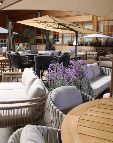 Mega Outlet bij Tuincentrum Leurs Venlo met tuinmeubelen en showroommodellen