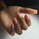 Nude vierkante nagels met hoogglans afwerking