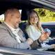 Arjan geeft les voor rijbewijs b opleiding