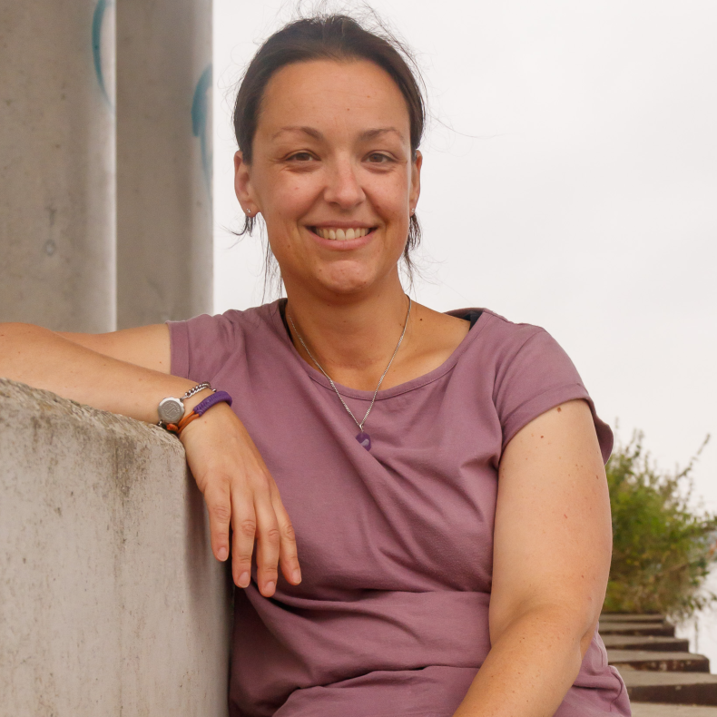 Zonder moeten op blote voeten | Rouw- en verlies coaching