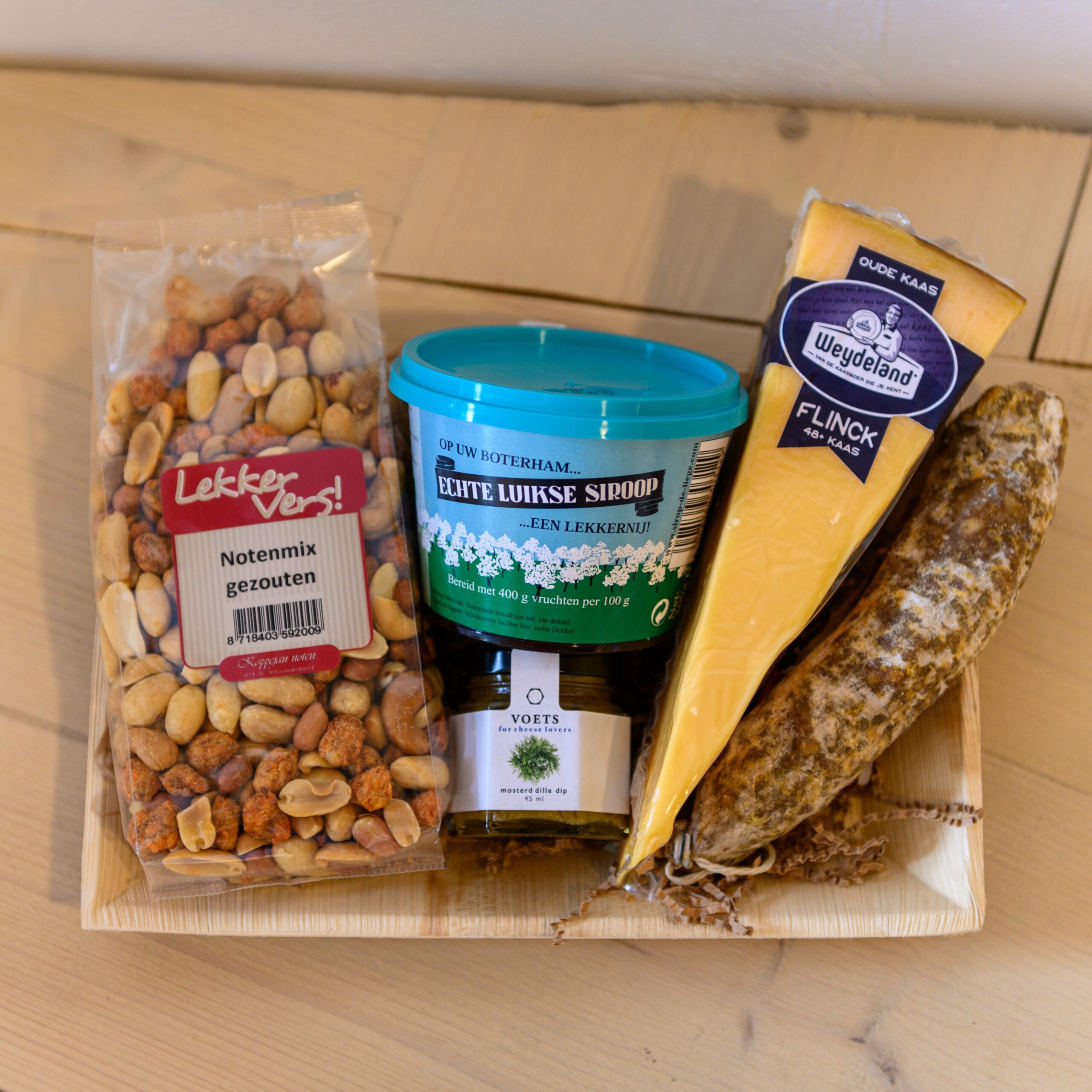 Kaasplank, cadeaupakket of kerstpakket bestellen bij Neeltjes Kaaswinkel Volkel