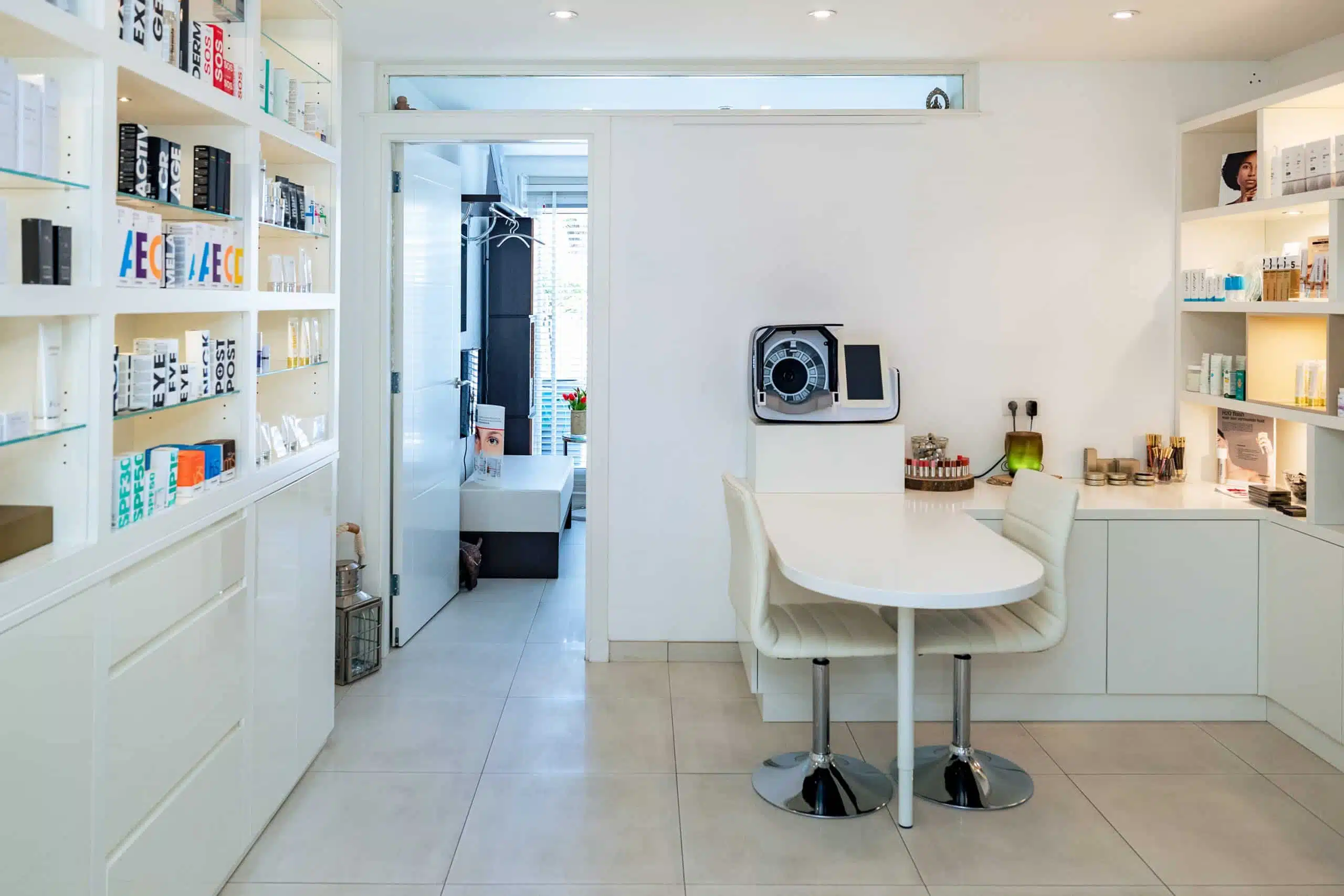 Huidverbetering en huidanalyse in Almere bij Schoonheidssalon BeauSkin