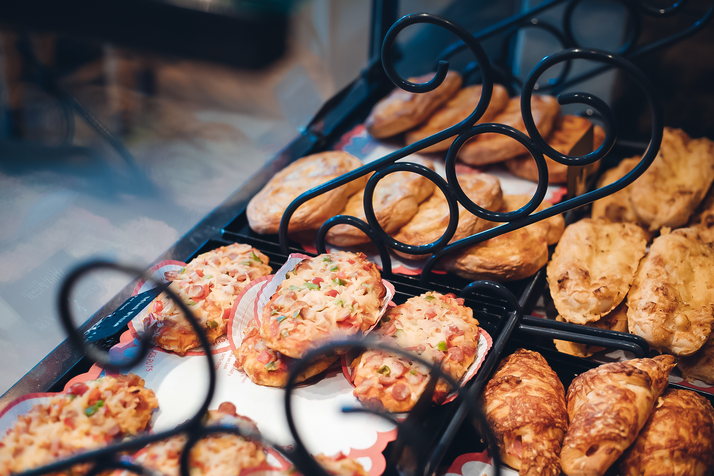 Weekaanbiedingen bij Bakkerij Jos Puts met voordeel op vlaai en broodjes