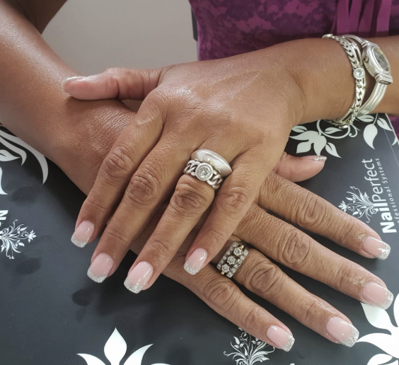 Manicure, gellak en BIAB in Waalwijk bij Flex Nail Design: luxe manicure vanaf €30