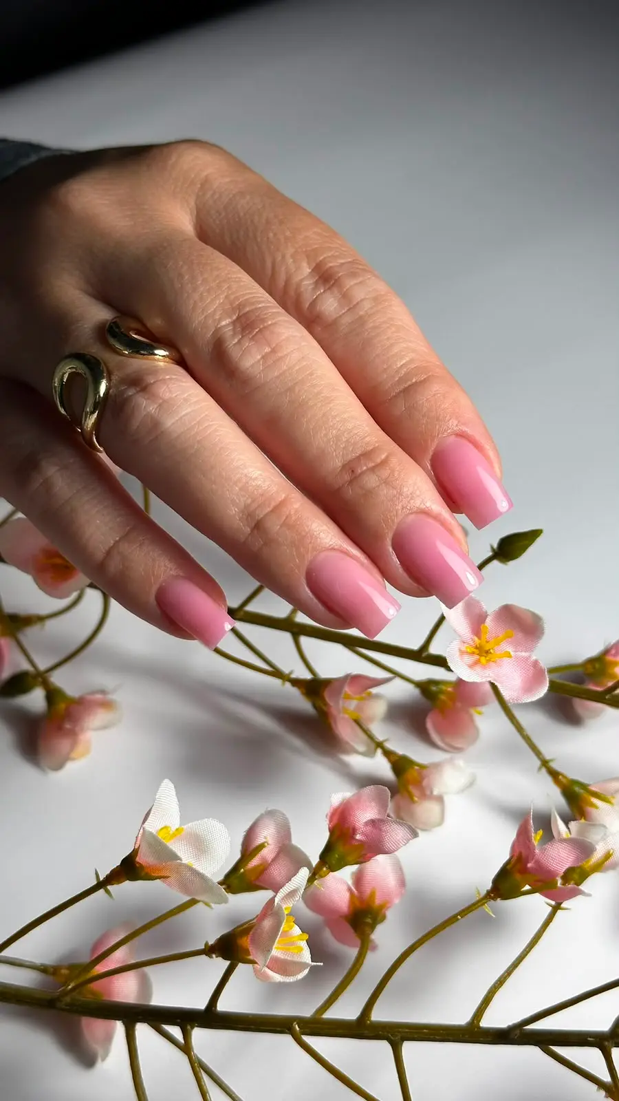 BIAB met Russian manicure en pedicure bij Honey's Nail Bar in Almere