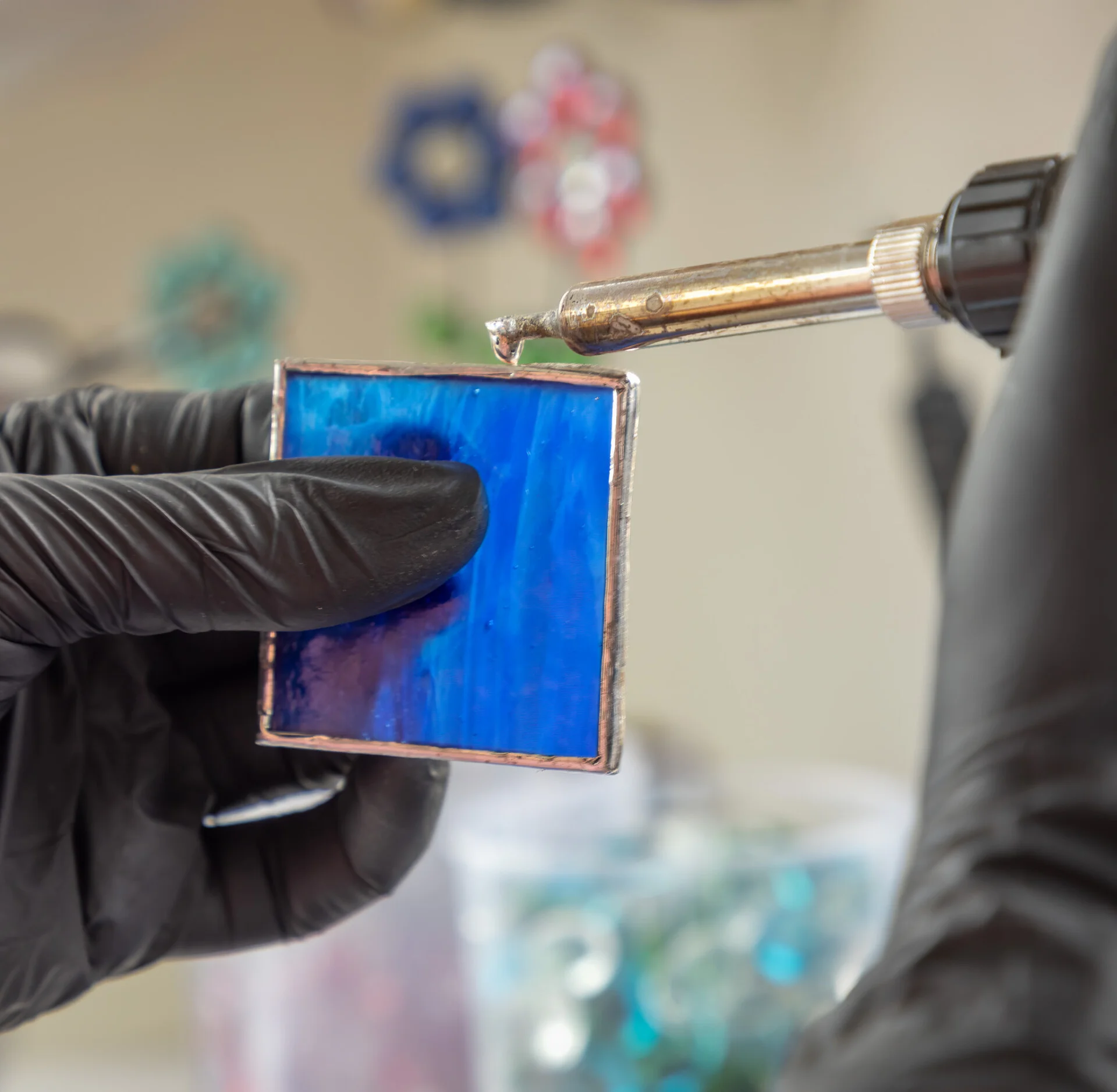 Workshops Tiffany techniek in Gouda: kies tussen 2, 3 of 5 uur en maak je eigen glaswerk